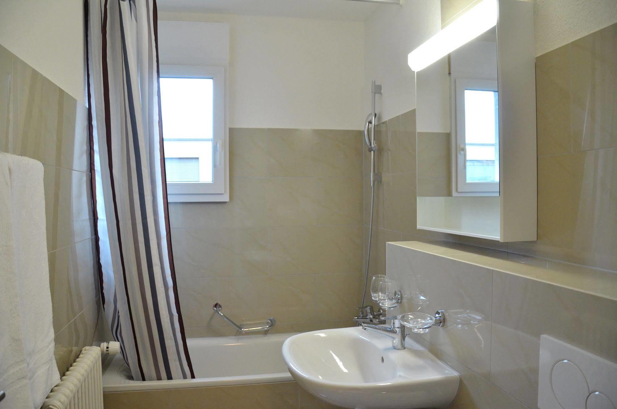 Rent A Home Landskronstrasse - Self Check-In Basilea Esterno foto